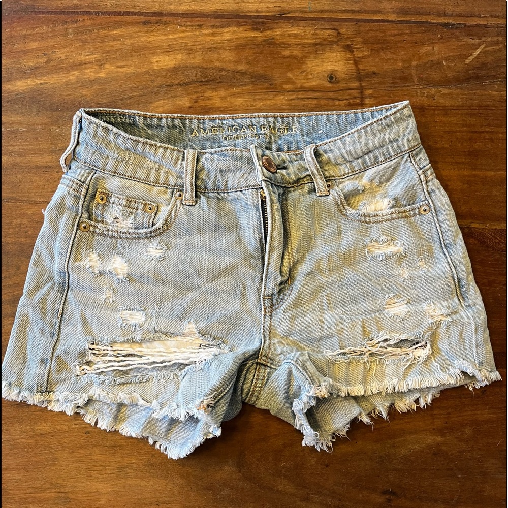 American Eagle Tomgirl Midi Distressed Denim Short, Size 0